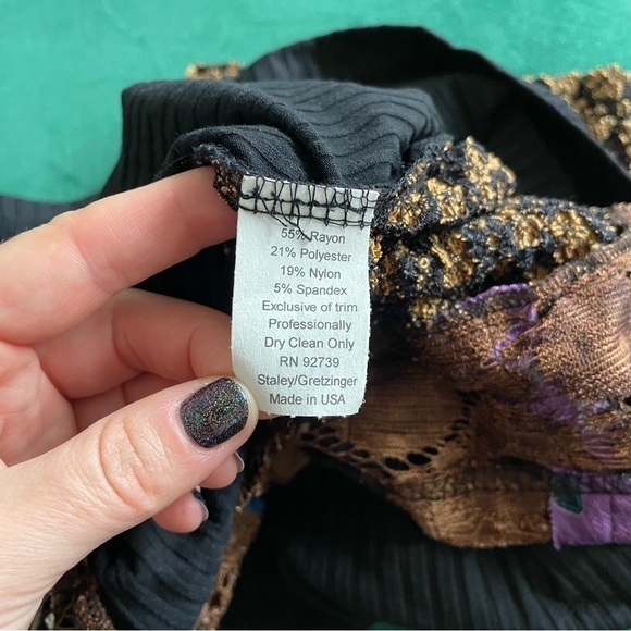 Staley Gretzinger Black Multi Mixed Media Art To Wear Long Sleeve Rayon Top NWT - Picture 7 of 8